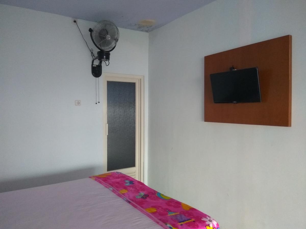 Mawar Hotel لابوان باجو المظهر الخارجي الصورة